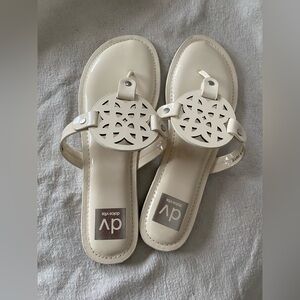 DV by Dolce Vita Ivory Patent Gotie Sandals Women’s 8